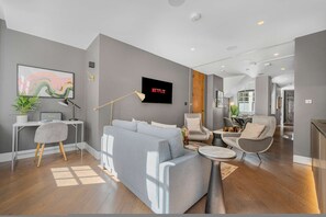 Apartment | 1 bedroom, Internet - Midnight at Bateman - Soho - by Frankie Says (London)