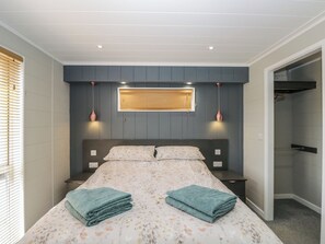 2 phòng ngủ, trang trí khác biệt 