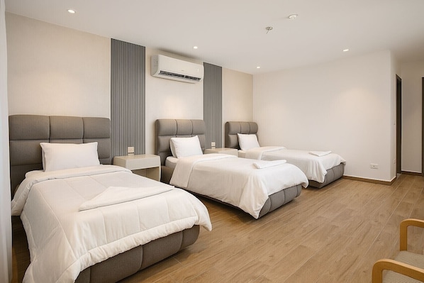 Comfort Single Room, City View