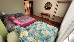 3 bedrooms, iron/ironing board, Internet, bed sheets