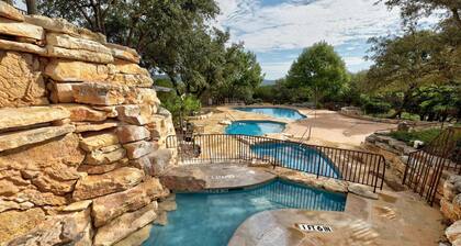 Hill Country Hideaway - The Hollows by Lake Travis