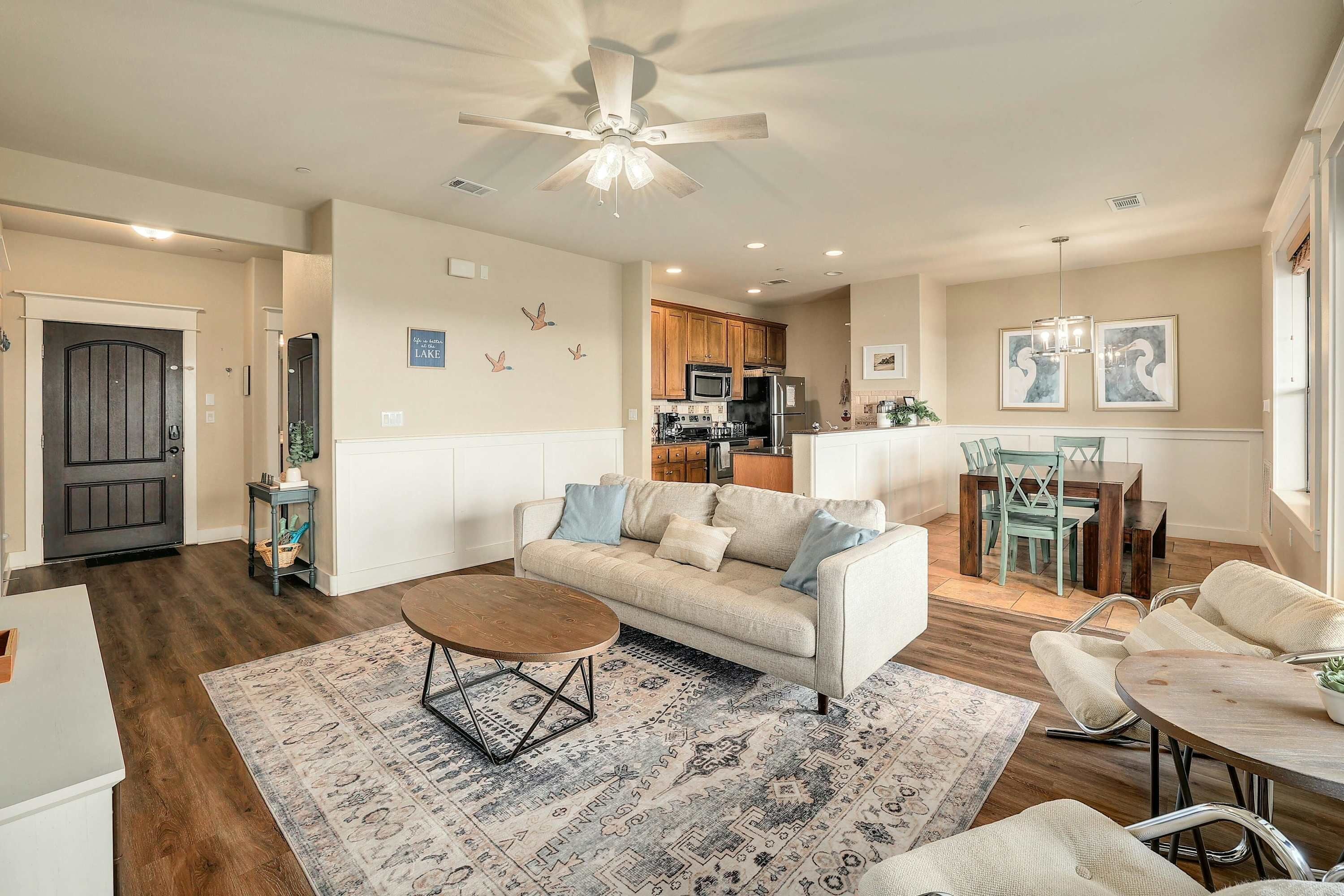 Televisión y oficina 