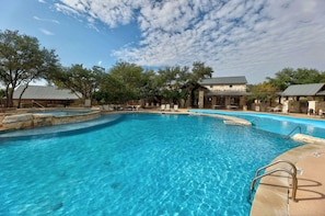 Piscine extérieure