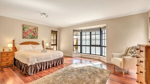 4 chambres, fer et planche à repasser, Wi-Fi