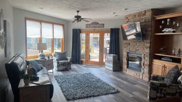 Smart TV, fireplace, DVD player, books