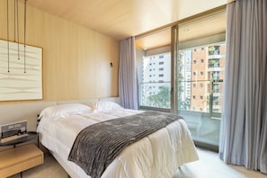 Deluxe Apartment, Lanai, City View | Blackout drapes, iron/ironing board, free WiFi - Luxo em rua icônica no Itaim Bibi (Sao Paulo)