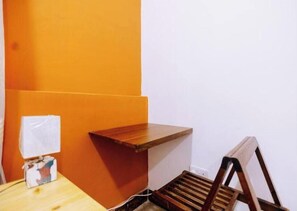 Interior - Ngicha 1BDR APT: Wi-Fi, Netflix, Books, Games + (Dar es Salaam)