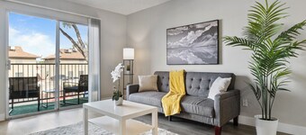 2BR - Gym - Pool - Great For Mid/Long Stays