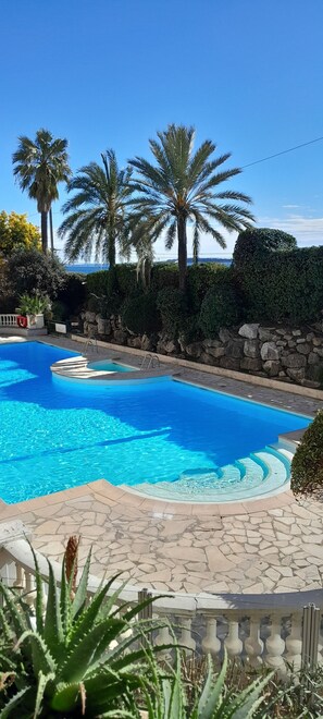 Pool - Plages du Midi, Duplex top floor air-conditioned, 2piscines~Parking gratis (Cannes)