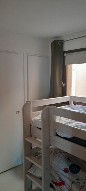 3 bedrooms, iron/ironing board, WiFi, bed sheets - Plages du Midi, Duplex top floor air-conditioned, 2piscines~Parking gratis (Cannes)