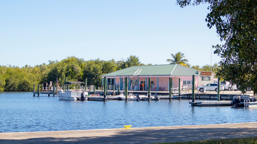 Flamingo Adventures Lodge