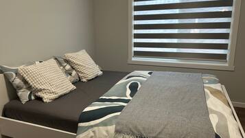 1 quarto, Wi-Fi de cortesia, roupa de cama