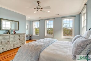 3 bedrooms, iron/ironing board, WiFi, bed sheets - Historic 3-Bed Townhouse w/ Courtyard & Parking (Savannah)