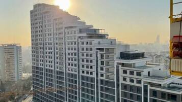 Căn hộ tiện nghi đơn giản, quang cảnh thành phố | Quang cảnh từ phòng