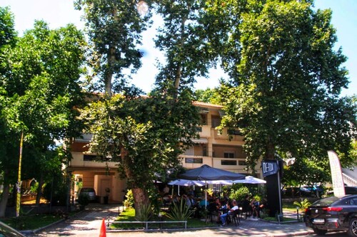 Luxury Seaside Retreat in Platamonas – Steps from the Beach & Castle View