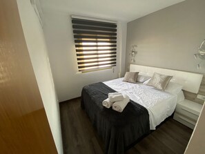 2 bedrooms, iron/ironing board, bed sheets
