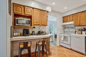 Private kitchen - Peaceful 3BR Severn Home w/ Foosball (Severn)