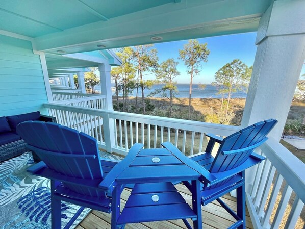 Property grounds - Island Oasis: Beautiful Bay View, 2 Kayaks & Pool! (Pensacola)