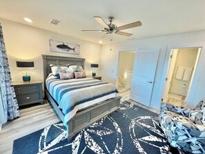 2 bedrooms, iron/ironing board, WiFi, bed sheets - Neptune's Landing: Bay Views, Pool & 2 Kayaks (Pensacola)