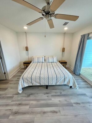 3 habitaciones, tabla de planchar con plancha, wifi y ropa de cama 