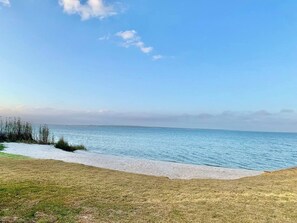 Beach towels - Beach Haven: Beautiful views, Kayaks, Pool & more! (Pensacola)