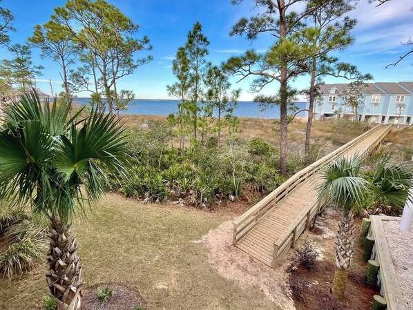Property grounds - Beach Haven: Beautiful views, Kayaks, Pool & more! (Pensacola)
