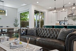 Télévision, table de tennis de table