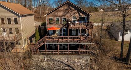 Lake It Easy 3 Level Home