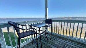 Outdoor dining - Tiki Hut: Waterfront, Amazing Views, & 2 Kayaks! (Pensacola)