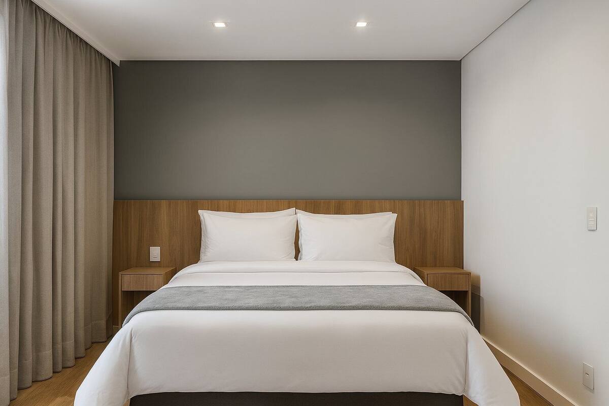 Apartamento básico | Escrivaninha, espaço de trabalho para notebook, cortinas blackout
