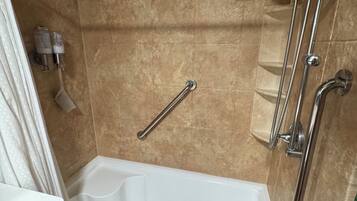 Dusche, Haartrockner, Bidet, Handtücher