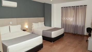 Standard Twin Room | Desk, free WiFi