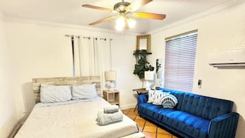 1 bedroom, iron/ironing board, internet, bed sheets