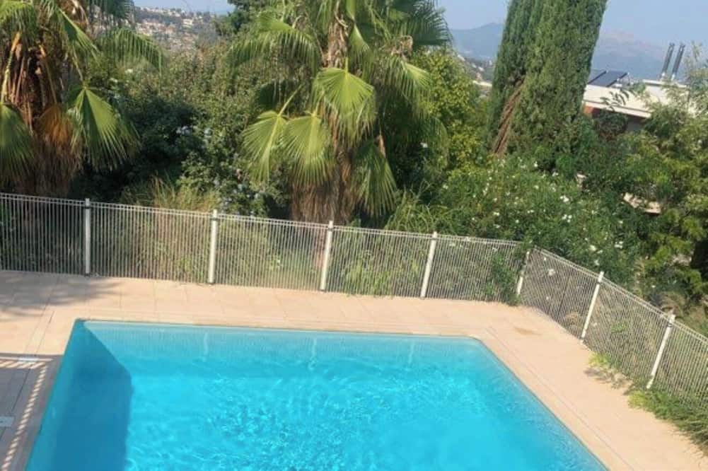Bel air flat