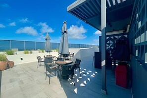 Apartment | Outdoor dining