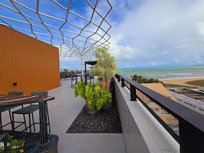 Outdoor dining - Alta Garden by Hosppedar (João Pessoa)