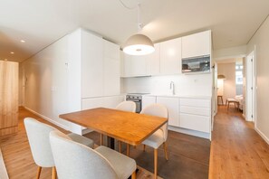 Dining - GuestReady - Elias Garcia 5B (Lisbon)