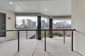 Vue sur la ville depuis l’hébergement