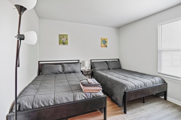 3 chambres, accès au Wi-Fi (inclus), literie fournie