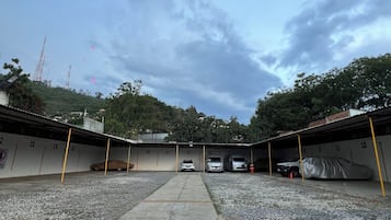 Rollstuhlgerechte Van-Parkplätze