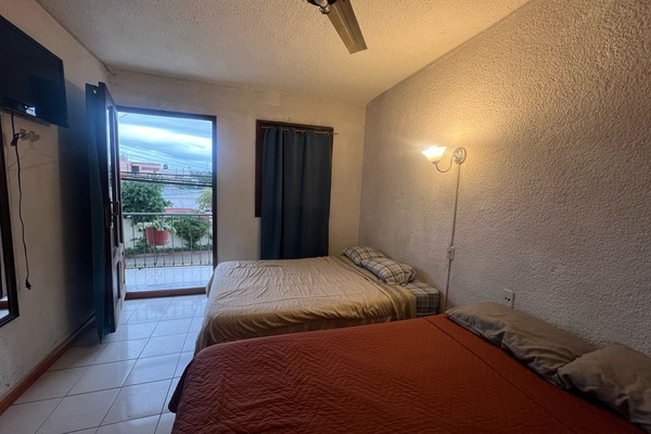Cubrecamas, wifi gratis y ropa de cama