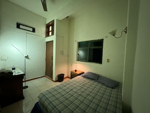 Quarto clássico | Escrivaninha, Wi-Fi de cortesia