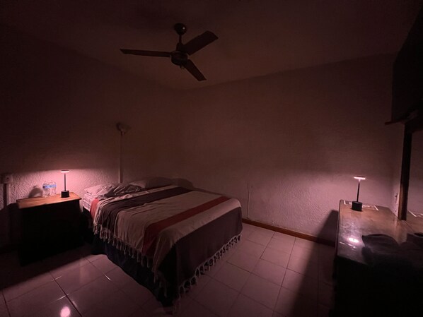 Classic Room | Desk, free WiFi