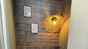 シャワー、ヘアドライヤー、タオル、石鹸