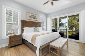 4 bedrooms, desk, iron/ironing board, free WiFi