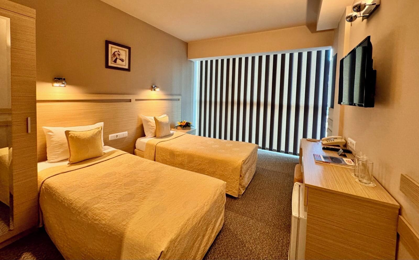 In-room safe, soundproofing, iron/ironing board, free WiFi