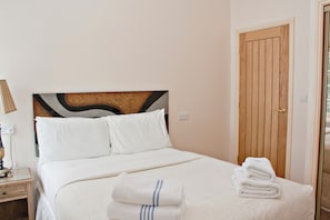 Standard Cottage, 2 Double Beds, Non Smoking, Kitchen (View)