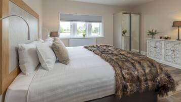 标准公寓, 多张床, 厨房 (View)