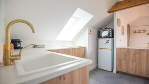 Geladeira, fogão, cooktop, lava-louças