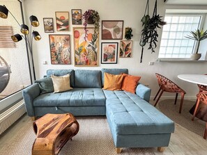 TV - Hejm Mountain Vibe & Design vacation apartment - 2 min to the bike park and ski slope (Winterberg)